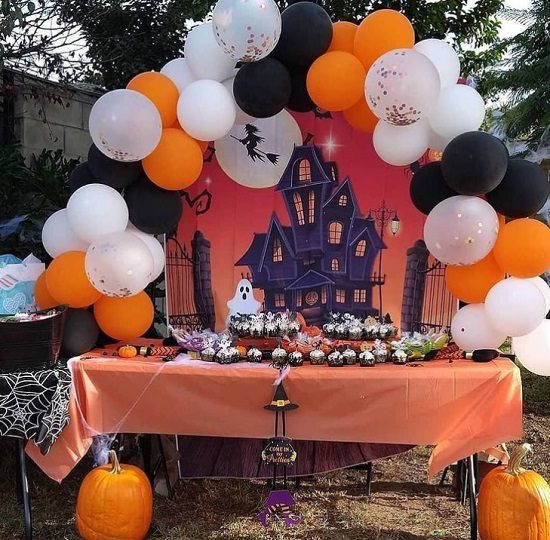 halloween baby shower balloon arch drive by