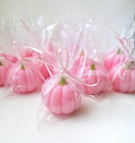 pumpkin-shaped-soap-favors