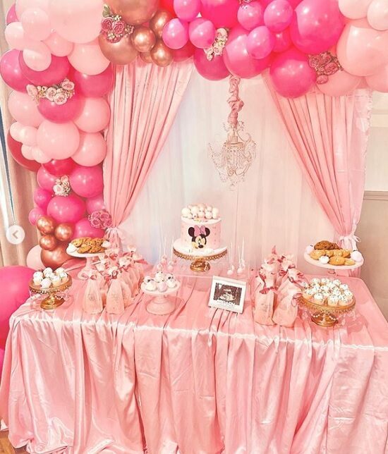 chandelier and minnie mouse baby shower ideas