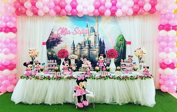 minnie mouse giant balloon garland