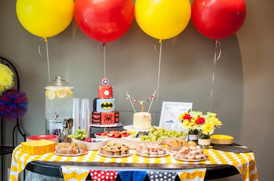 its-a-boy-superhero-baby-shower-tablescape