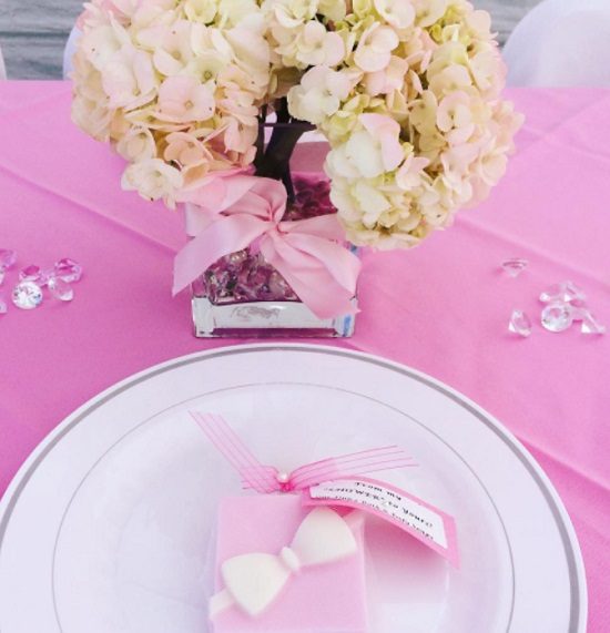 pink-tiffany-baby-shower-table-decoration-ideas