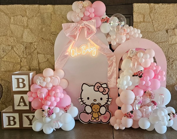 hello kitty balloon garland