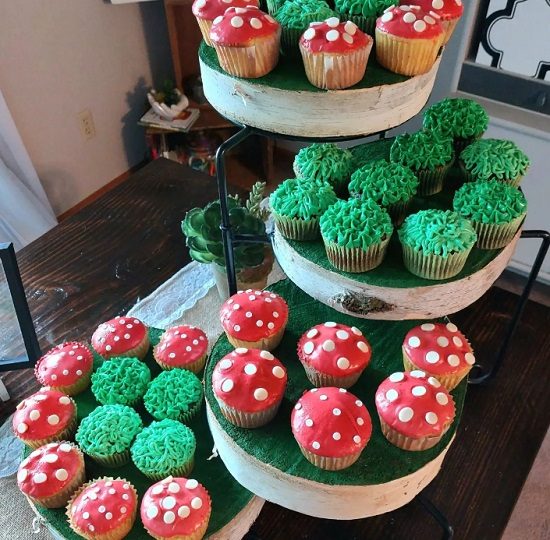 woodland themed cupcakes