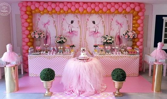 pink-ballerina-balloon-garland