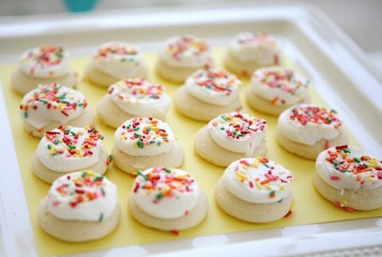 Sugar-cookies-with-sprinkles