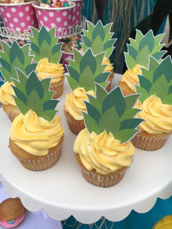 Pineapple-Tops-Cupcake-Toppers