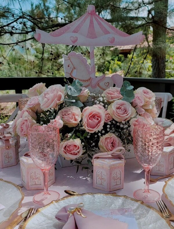 beautiful-pink-carousel-centerpieces