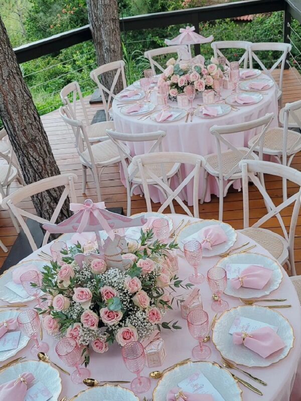 pastel-pink-carousel-centerpieces