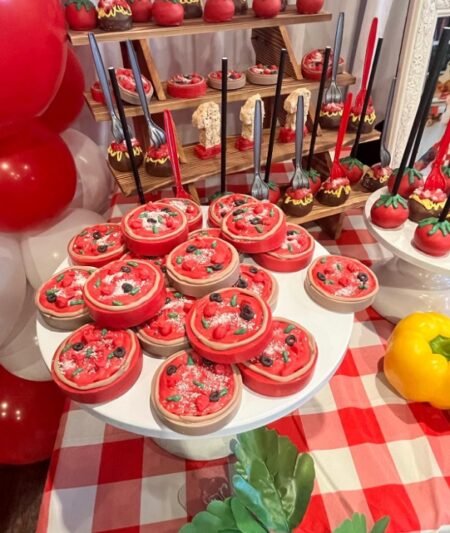 Pizza-Themed-Oreo-cookies