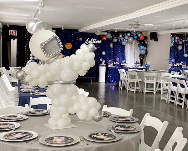 blast-off-Space-themed-baby-shower