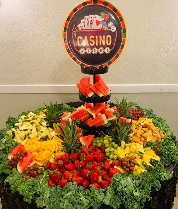 casino-baby-shower-decorative-fruit-platter