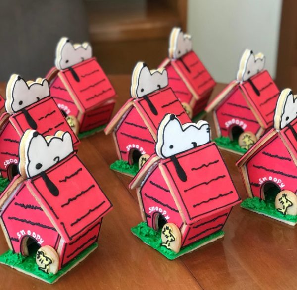 3D-Snoppy-Dog-House-Fondant-Cookies