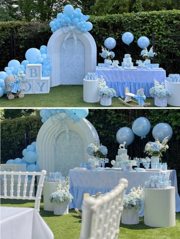 blue bow and rocking horse decorations