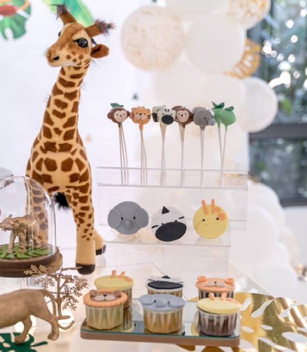 cute-animals-cakepops-and-cupcakes