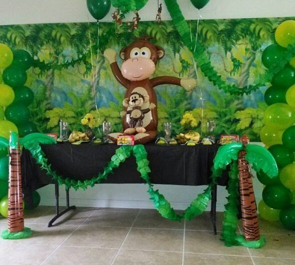 jungle-streamers-and-balloons-backdrop