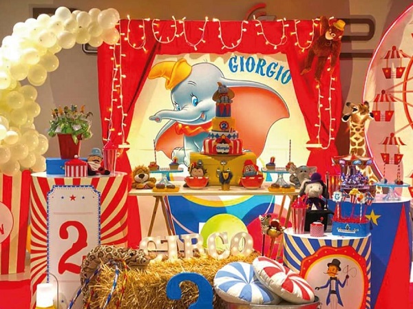 circus dumbo dessert table
