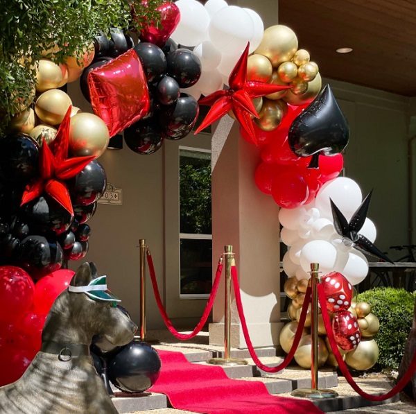 vegas casino poker party entrance balloon decor