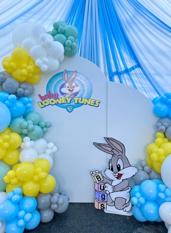 Baby Looney Tunes props