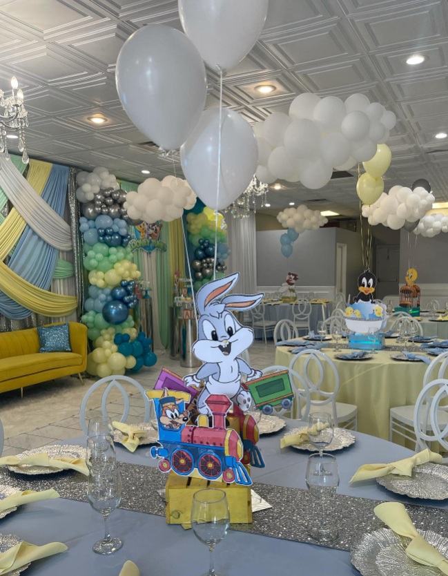 Looney Tunes Baby Shower table centerpieces