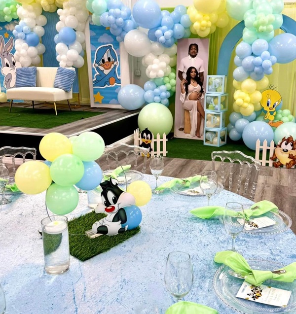 cute Looney Tunes baby shower theme