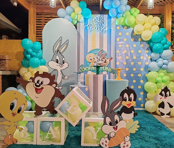 looney toons party decor