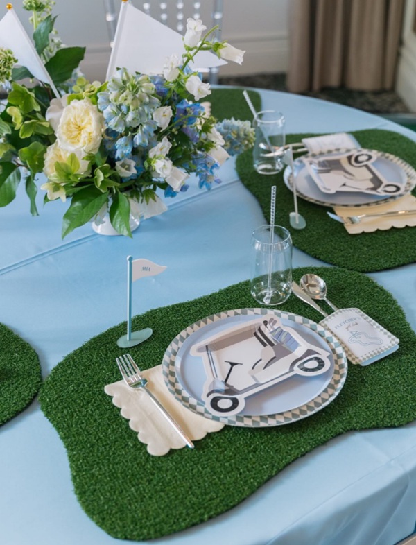 little putter is on the way guest table setup